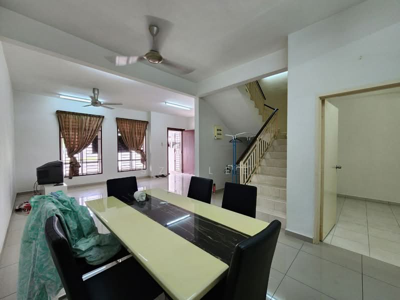 2-storey Terraced House for Sale in Bandar Seri Alam (Masai) - Sze Lee - Living Room - PropertyGuru.com.my