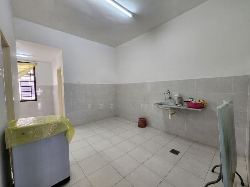 2-storey Terraced House for Sale in Bandar Seri Alam (Masai) - Sze Lee - Kitchen - PropertyGuru.com.my