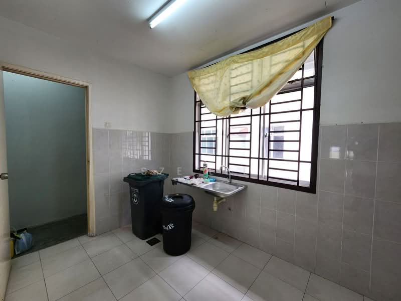 2-storey Terraced House for Sale in Bandar Seri Alam (Masai) - Sze Lee - Kitchen - PropertyGuru.com.my
