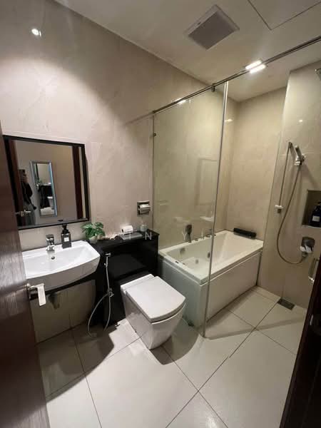 Servis Apartment untuk Dijual di Paragon Suites @ CIQ - Xin Yi - Bathroom - PropertyGuru.com.my