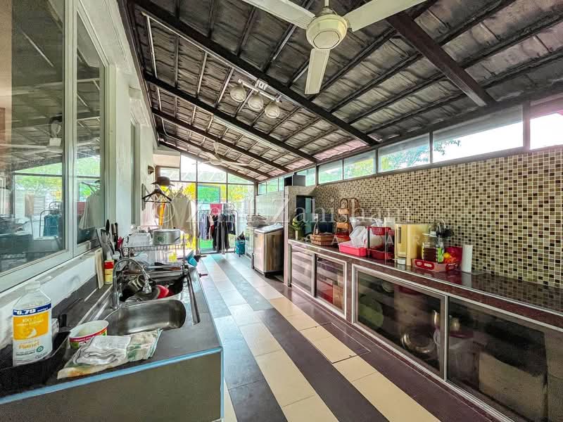 Rumah Banglo untuk Dijual di Laman Seri (Shah Alam) - Najibah Sahari - Kitchen - PropertyGuru.com.my