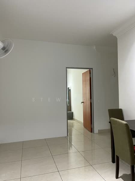 Service Residence for Rent at Pangsapuri Tanah Emas (Golden Sands) - Steward . - Living Room - PropertyGuru.com.my