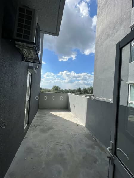 Servis Apartment untuk Disewa di Residensi Rimbun @ Canopy Hills - Robert Foo - Balcony - PropertyGuru.com.my