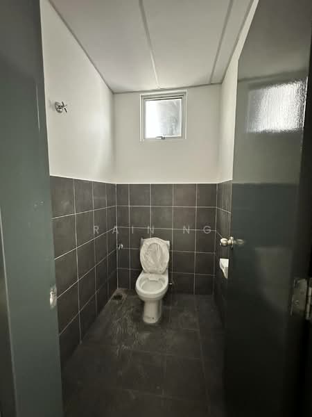 Shop / Office for Rent in Bandar Indahpura (Kulai) - Rain Ng - Bathroom - PropertyGuru.com.my