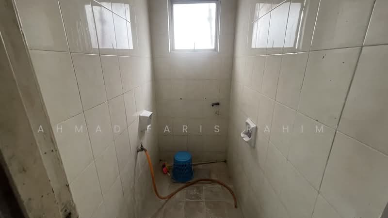 Kedai untuk Disewa di Shah Alam (Selangor) - AHMAD FARIS RAHIMI - Bathroom - PropertyGuru.com.my