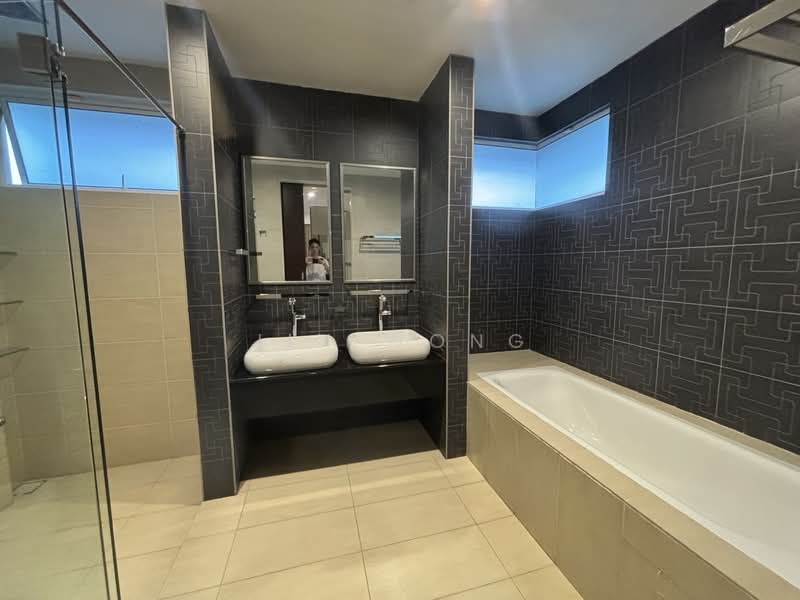 Rumah Banglo untuk Disewa di Iskandar Puteri (Nusajaya) (Johor) - Jin Wong - Bathroom - PropertyGuru.com.my