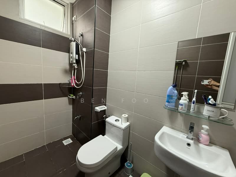 Condominium for Sale at M Condominium @ Larkin - Ben Foo - Bathroom - PropertyGuru.com.my