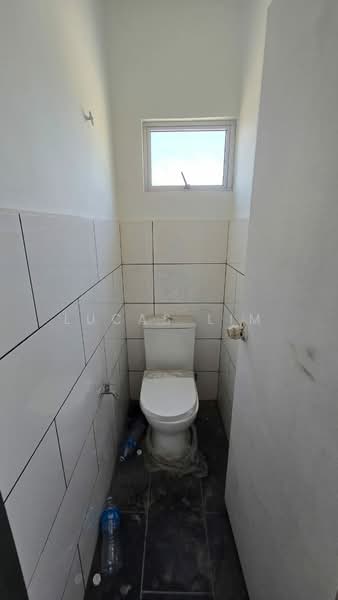 Kedai / Pejabat untuk Disewa di Jalan Ipoh (Kuala Lumpur) - Lucas Lim - Bathroom - PropertyGuru.com.my