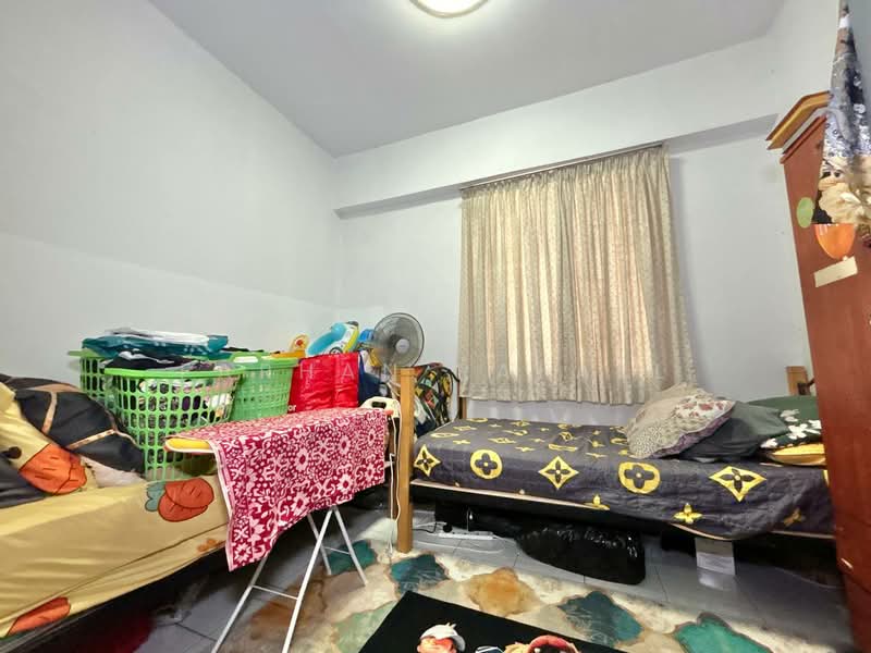 Pangsapuri untuk Dijual di Garden Park - Farhan Rafael - Bedroom - PropertyGuru.com.my