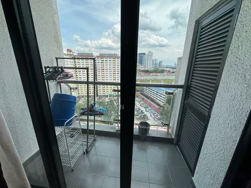 Servis Apartment untuk Disewa di Glomac Centro Service Apartment - Jason Low - Balcony - PropertyGuru.com.my