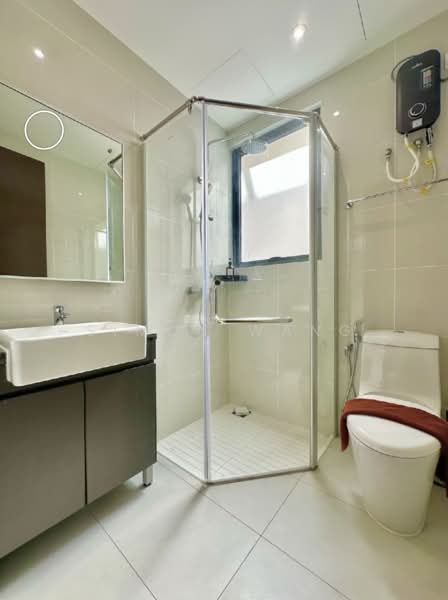 Condominium for Rent at Kings Bay @ Country Garden Danga Bay - Simon Wang - Bathroom - PropertyGuru.com.my