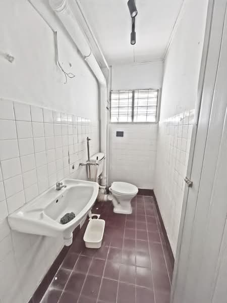 Rumah Teres 2.5 Tingkat untuk Dijual di Taman Sri Sinar (Segambut) - Yvonne Ho - Bathroom - PropertyGuru.com.my