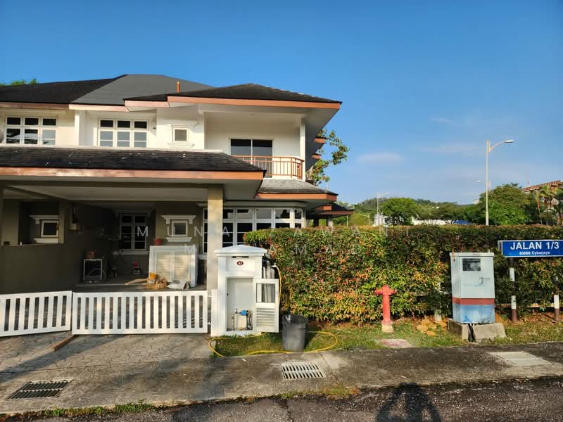 2-storey Terraced House for Rent in Cyberjaya (Selangor) - Muna Zawani Muhamad - Exterior - PropertyGuru.com.my