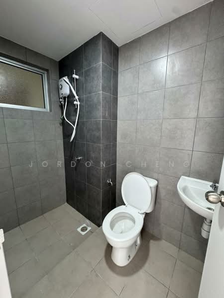 Kondominium untuk Disewa di Residensi Sateria - Jordon Cheng - Bathroom - PropertyGuru.com.my