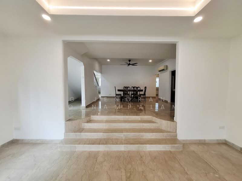 Semi-Detached House for Rent in Seksyen 17 (Petaling Jaya) - GAJENDRAN PONNAMPALAM - Living Room - PropertyGuru.com.my