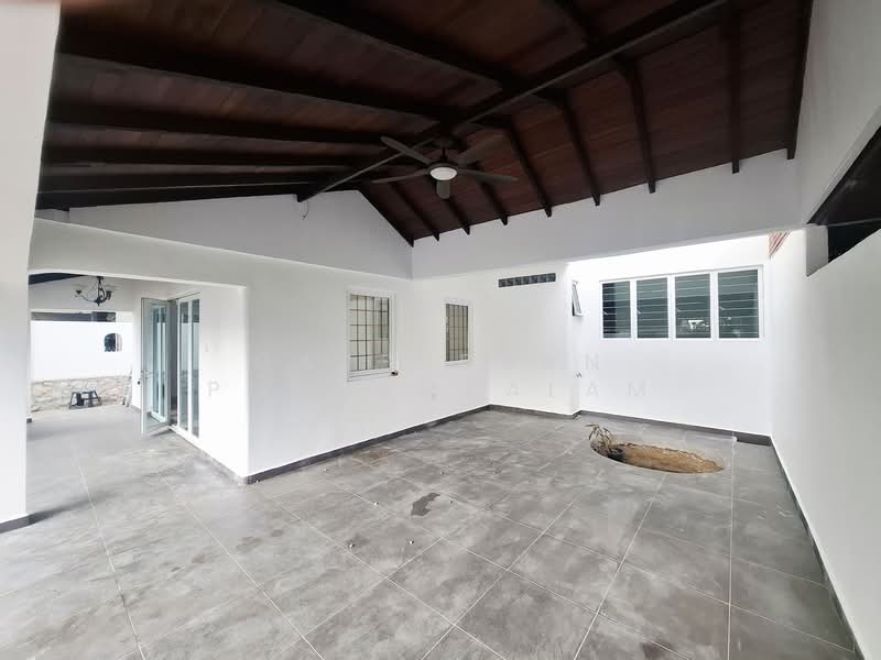 Semi-Detached House for Rent in Seksyen 17 (Petaling Jaya) - GAJENDRAN PONNAMPALAM - Exterior - PropertyGuru.com.my