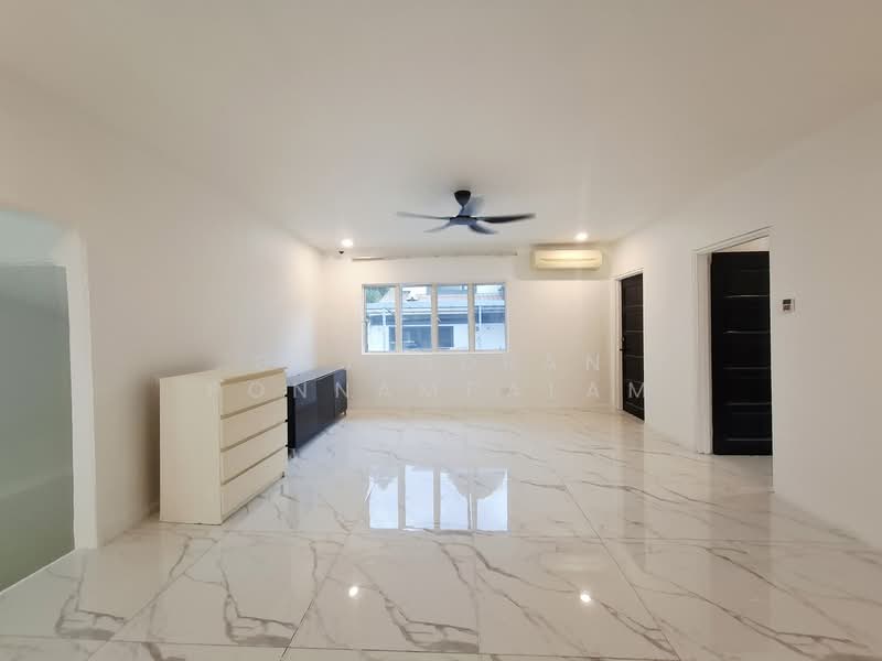 Semi-Detached House for Rent in Seksyen 17 (Petaling Jaya) - GAJENDRAN PONNAMPALAM - Living Room - PropertyGuru.com.my