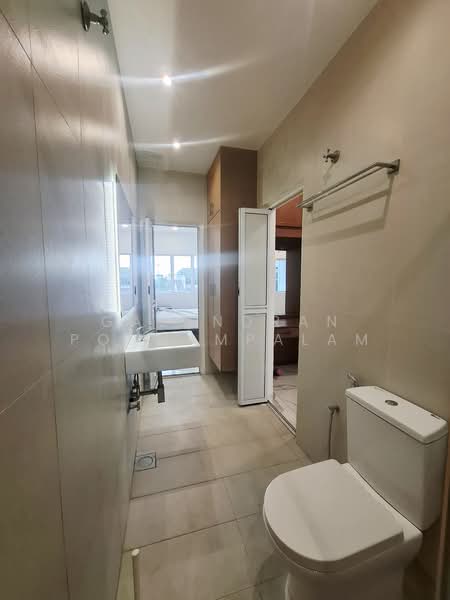 Semi-Detached House for Rent in Seksyen 17 (Petaling Jaya) - GAJENDRAN PONNAMPALAM - Bathroom - PropertyGuru.com.my