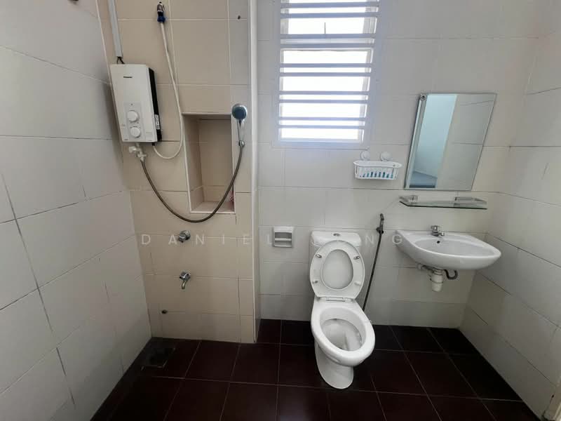 Pangsapuri untuk Disewa di Lake View Suites - Daniel Yong - Bathroom - PropertyGuru.com.my