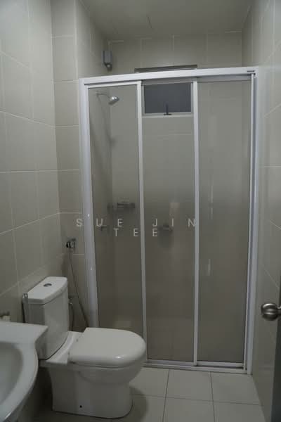 Service Residence for Rent at Meridin Bayvue Serviced Apartment - Sue Jin Tee - Bathroom - PropertyGuru.com.my