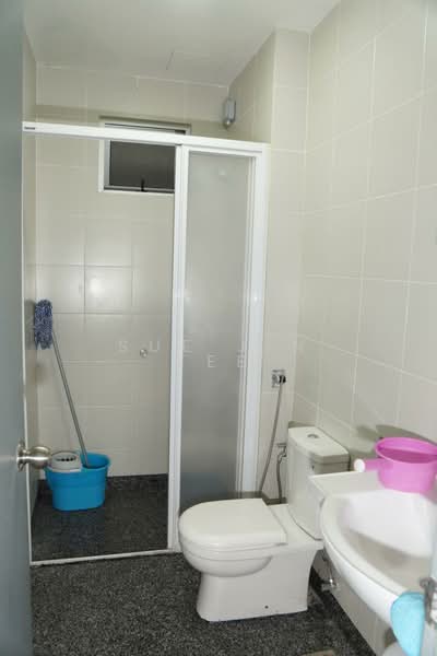 Service Residence for Rent at Meridin Bayvue Serviced Apartment - Sue Jin Tee - Bathroom - PropertyGuru.com.my