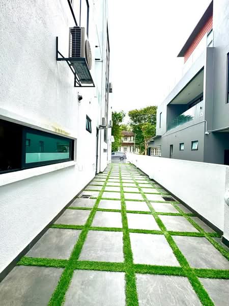 Bungalow for Sale in Country Heights (Kajang) - Nurain . - PropertyGuru.com.my