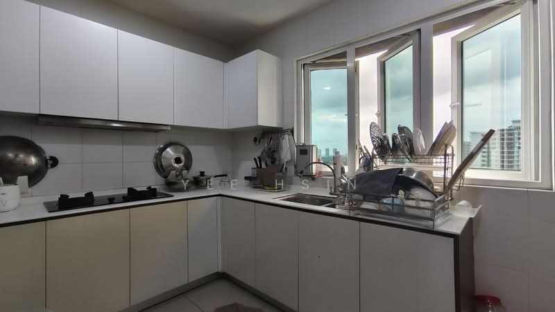 Service Residence for Sale at Seasons Amara Larkin - Yee Hsin - Kitchen - PropertyGuru.com.my