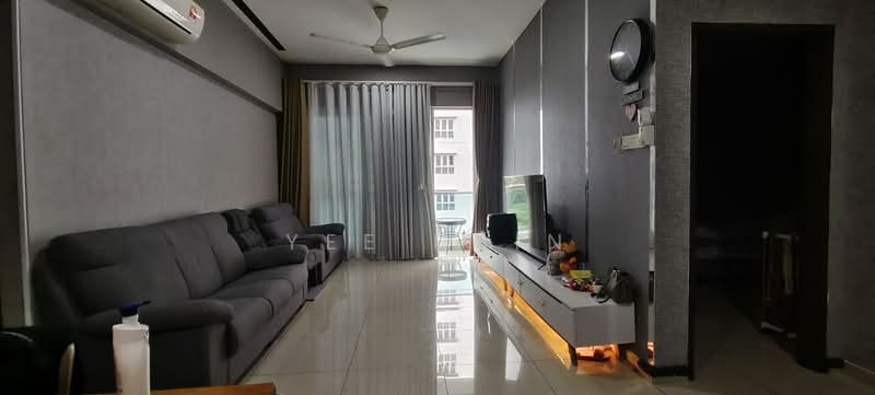 Service Residence for Sale at Seasons Amara Larkin - Yee Hsin - Living Room - PropertyGuru.com.my