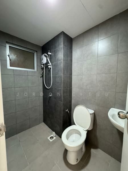 Kondominium untuk Disewa di Residensi Sateria - Jordon Cheng - Bathroom - PropertyGuru.com.my