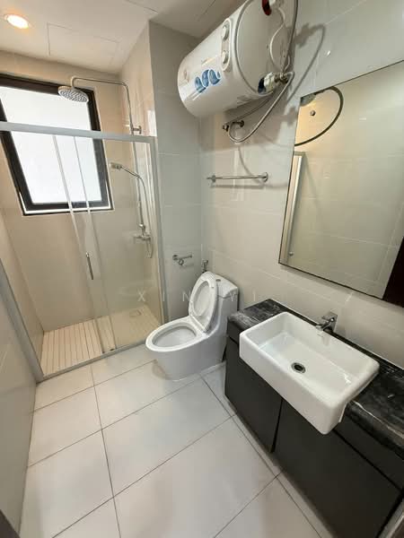 Kondominium untuk Dijual di Kings Bay @ Country Garden Danga Bay - Xin Yi - Bathroom - PropertyGuru.com.my