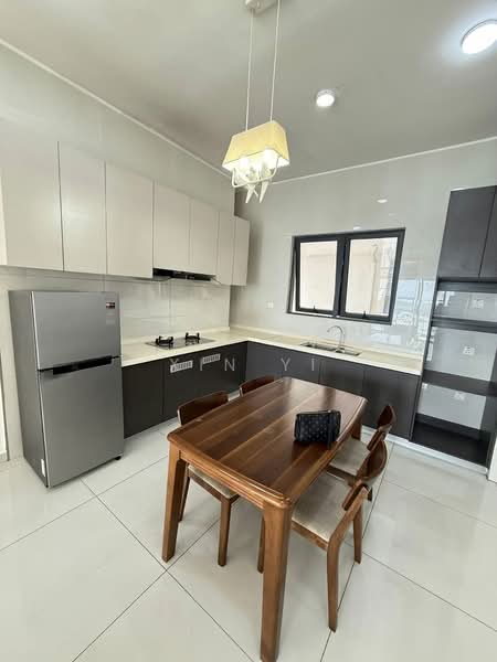 Kondominium untuk Dijual di Kings Bay @ Country Garden Danga Bay - Xin Yi - Kitchen - PropertyGuru.com.my