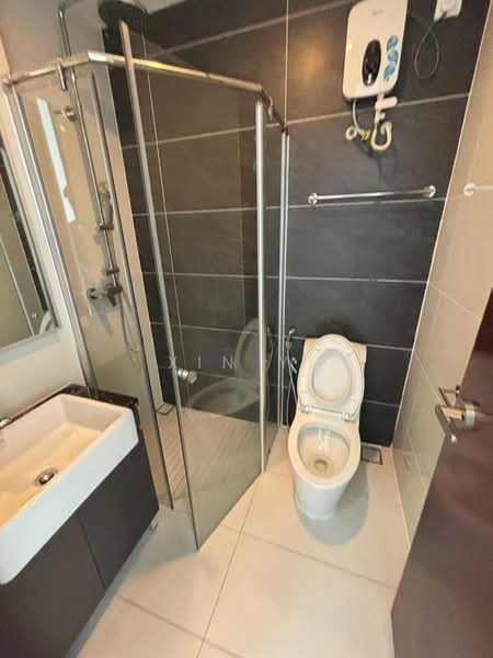 Kondominium untuk Dijual di Kings Bay @ Country Garden Danga Bay - Xin Yi - Bathroom - PropertyGuru.com.my