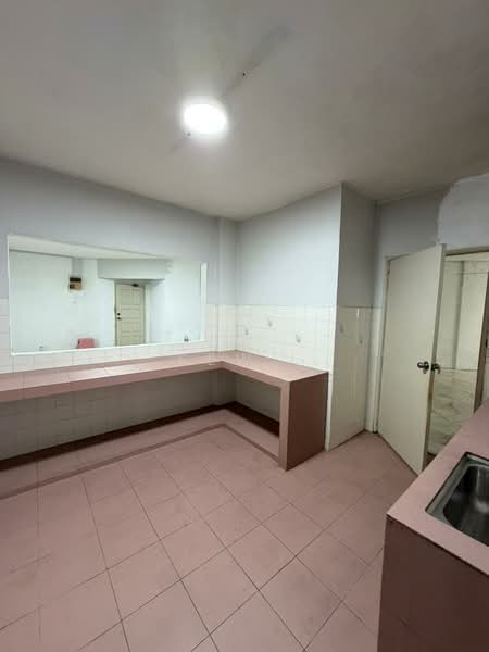 Condominium for Rent at Sri Angsana Hilir - Kew . - PropertyGuru.com.my