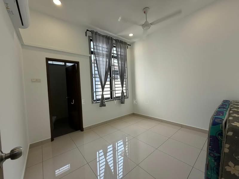 2-storey Terraced House for Rent in Taman Austin Duta (Tebrau) - Jessy Koh - Bedroom - PropertyGuru.com.my