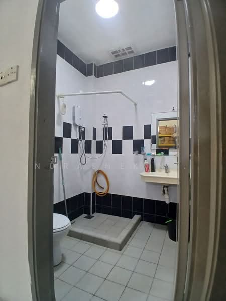 Rumah Teres 1 Tingkat untuk Dijual di Taman Melawati (Ulu Kelang) - Nurashekin . - Bathroom - PropertyGuru.com.my