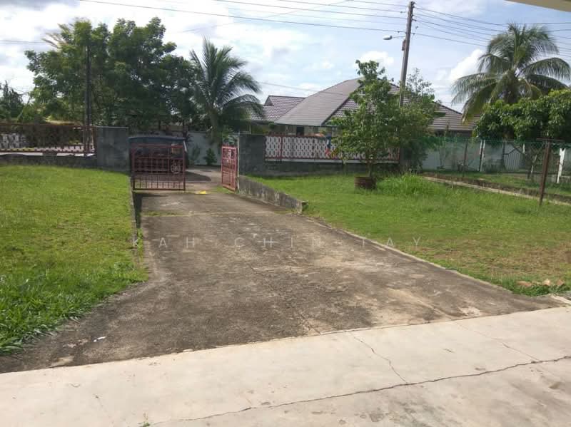 Rumah Banglo untuk Disewa di Taman Kelemak Jaya (Alor Gajah) - Kah Chin Tay - Exterior - PropertyGuru.com.my