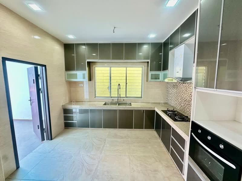 Semi-Detached House for Sale in Bandar Country Homes (Rawang) - Farhan Rafael - Kitchen - PropertyGuru.com.my