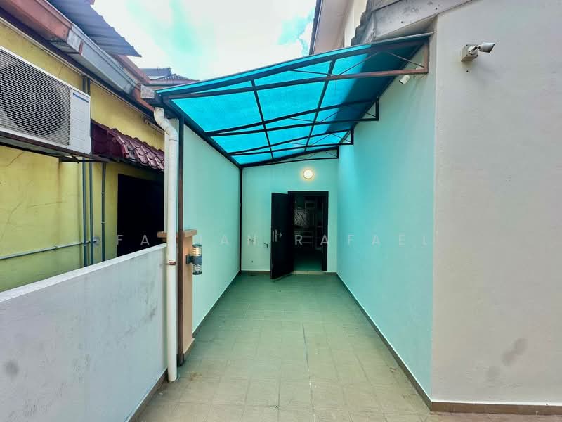 Semi-Detached House for Sale in Bandar Country Homes (Rawang) - Farhan Rafael - Exterior - PropertyGuru.com.my