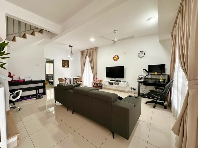 2-storey Terraced House for Sale in Bandar Indahpura (Kulai) - Phoebe Foo - Living Room - PropertyGuru.com.my