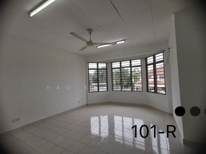 Rumah Teres 2 Tingkat untuk Dijual di Bandar Botanic (Klang) - Hao Kai Khaw - Living Room - PropertyGuru.com.my