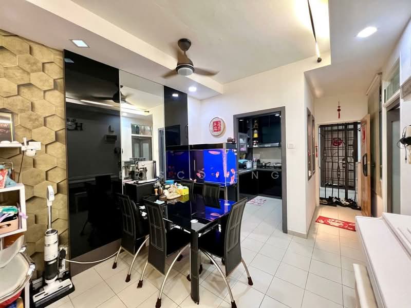 Pangsapuri untuk Dijual di Lake View Suites - Bosco Eng - Dining Room - PropertyGuru.com.my