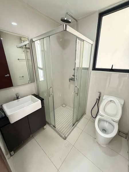 Kondominium untuk Dijual di Kings Bay @ Country Garden Danga Bay - Xin Yi - Bathroom - PropertyGuru.com.my