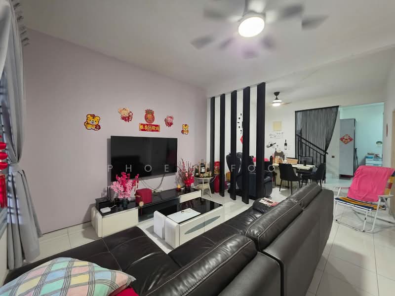 Rumah Teres 2 Tingkat untuk Dijual di Setia Tropika (Johor Bahru) - Phoebe Foo - Living Room - PropertyGuru.com.my