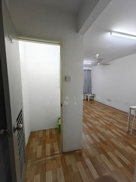 Rumah Flat untuk Dijual di Pangsapuri Seroja - Norfaizah Ahmad - Living Room - PropertyGuru.com.my