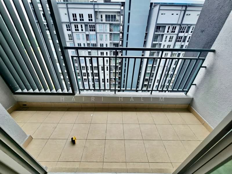 Condominium for Sale at Sanderling Lakefront - Hairi Halim - Balcony - PropertyGuru.com.my