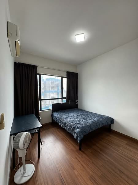 Kondominium untuk Disewa di KM1 West - Louis . - Bedroom - PropertyGuru.com.my