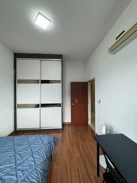 Kondominium untuk Disewa di KM1 West - Louis . - Bedroom - PropertyGuru.com.my