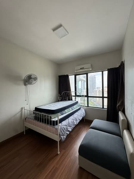 Kondominium untuk Disewa di KM1 West - Louis . - Bedroom - PropertyGuru.com.my