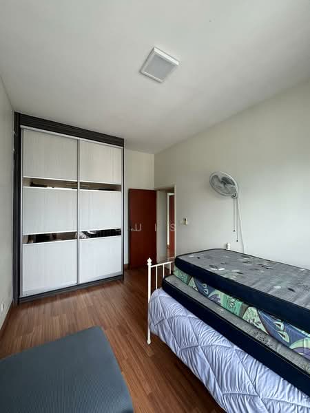 Kondominium untuk Disewa di KM1 West - Louis . - Bedroom - PropertyGuru.com.my