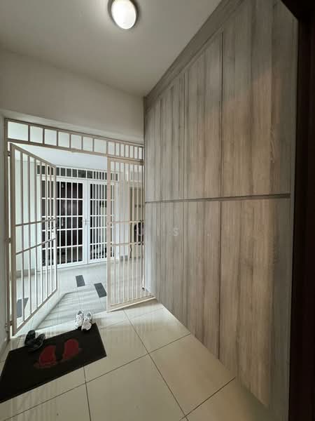 Kondominium untuk Disewa di KM1 West - Louis . - Entrance - PropertyGuru.com.my